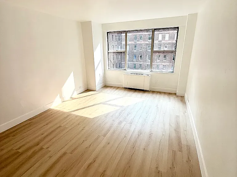 77 W 55th St #10H — Photo 12