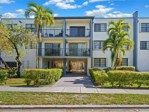 30 E 39th St APT 321, Hialeah, FL 33013