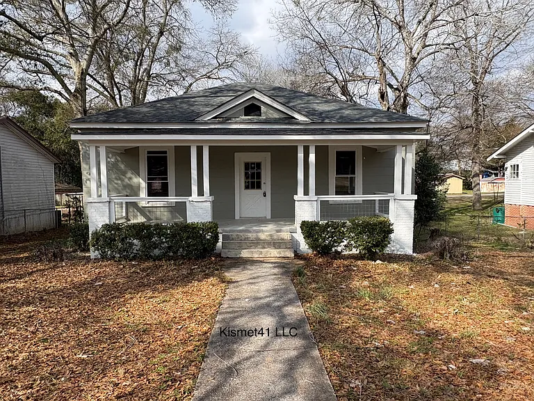 409 Lilly Ave — Photo 1