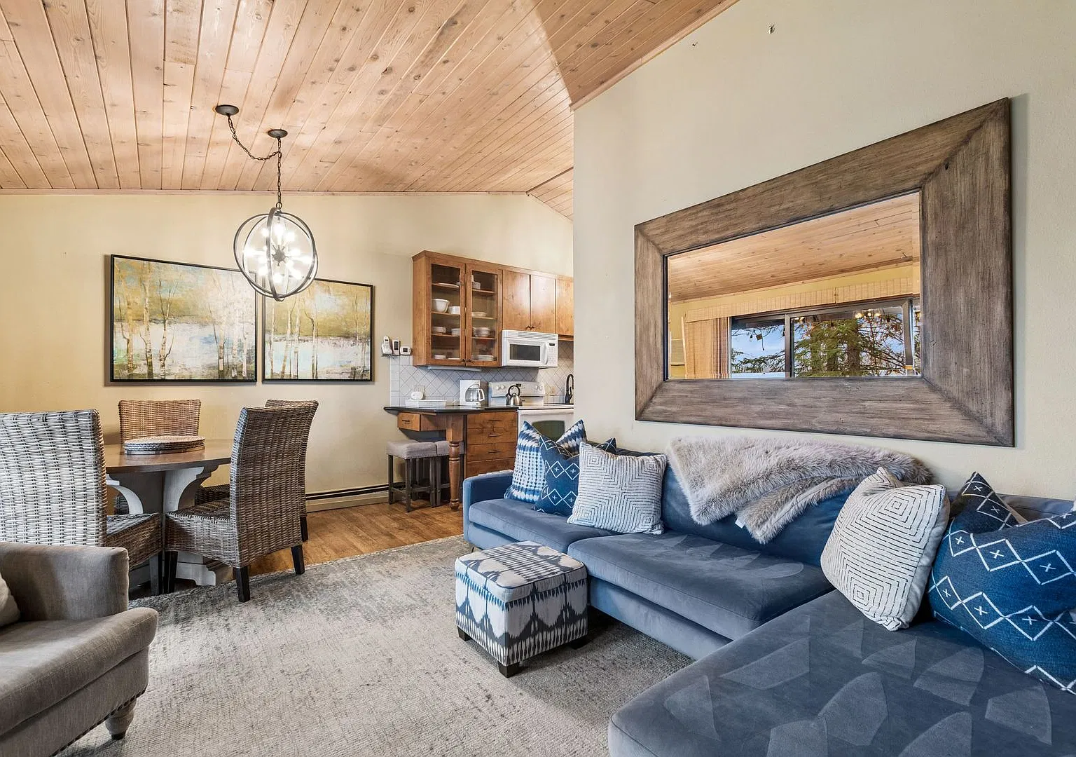 2 Bedroom 2 bath, Hillside Whitefish Lake Condo — Photo 3