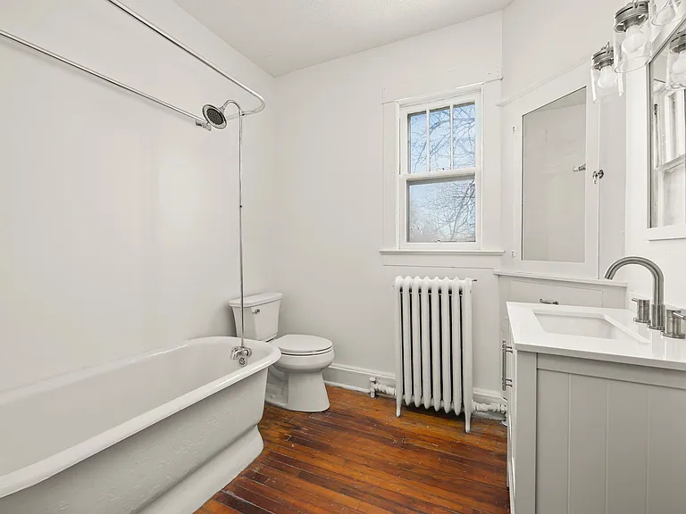 150 Green St #2 — Photo 6