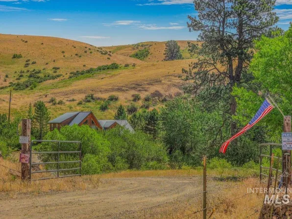 29500 Third Fork Rd, Ola, ID 83657