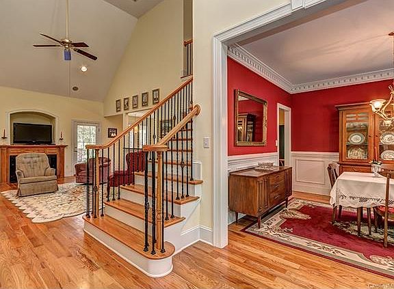 4th image of 7662 Turnberry Ln