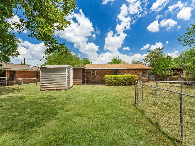 218 E Villaret Blvd — Photo 19