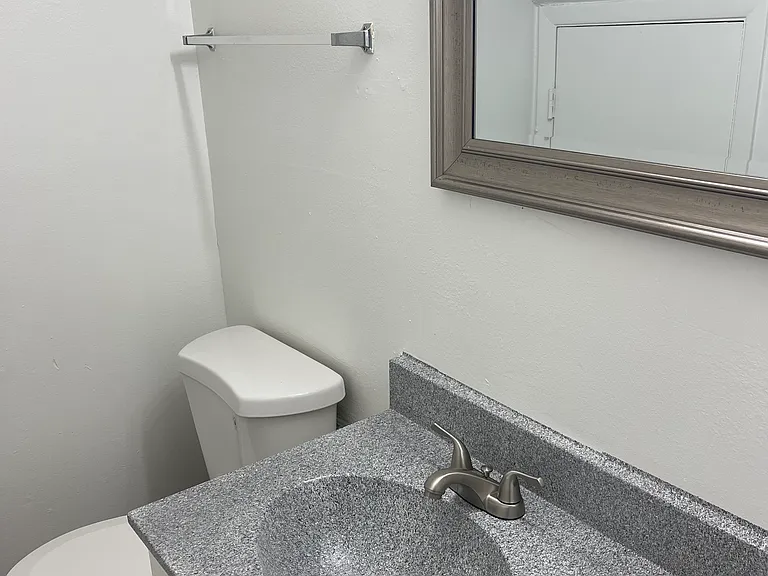 1/2 Bath