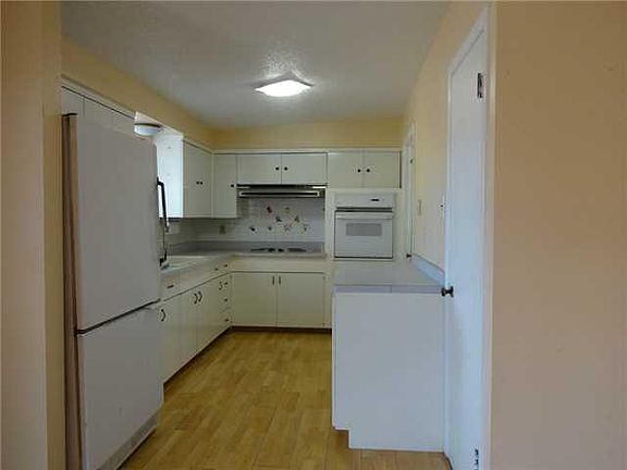 4th image of 9569 Pistacio St