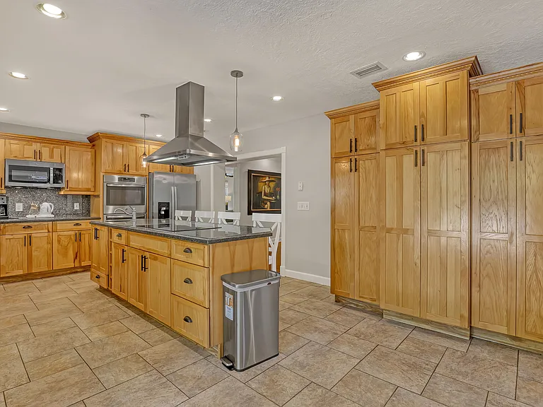 10780 Anderson Ln — Photo 20