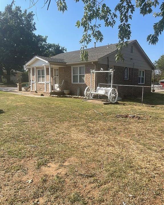 1st image of 4415 SE 35th St