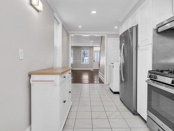 2nd image of 719 N Uber St