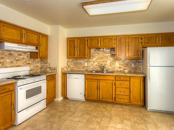 5th image of 7612 Blackthorne Way