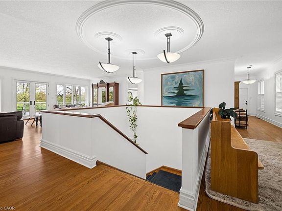 5th image of 306 Golf Course Rd