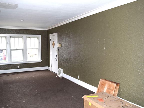 3rd image of 811 E Archer Ave