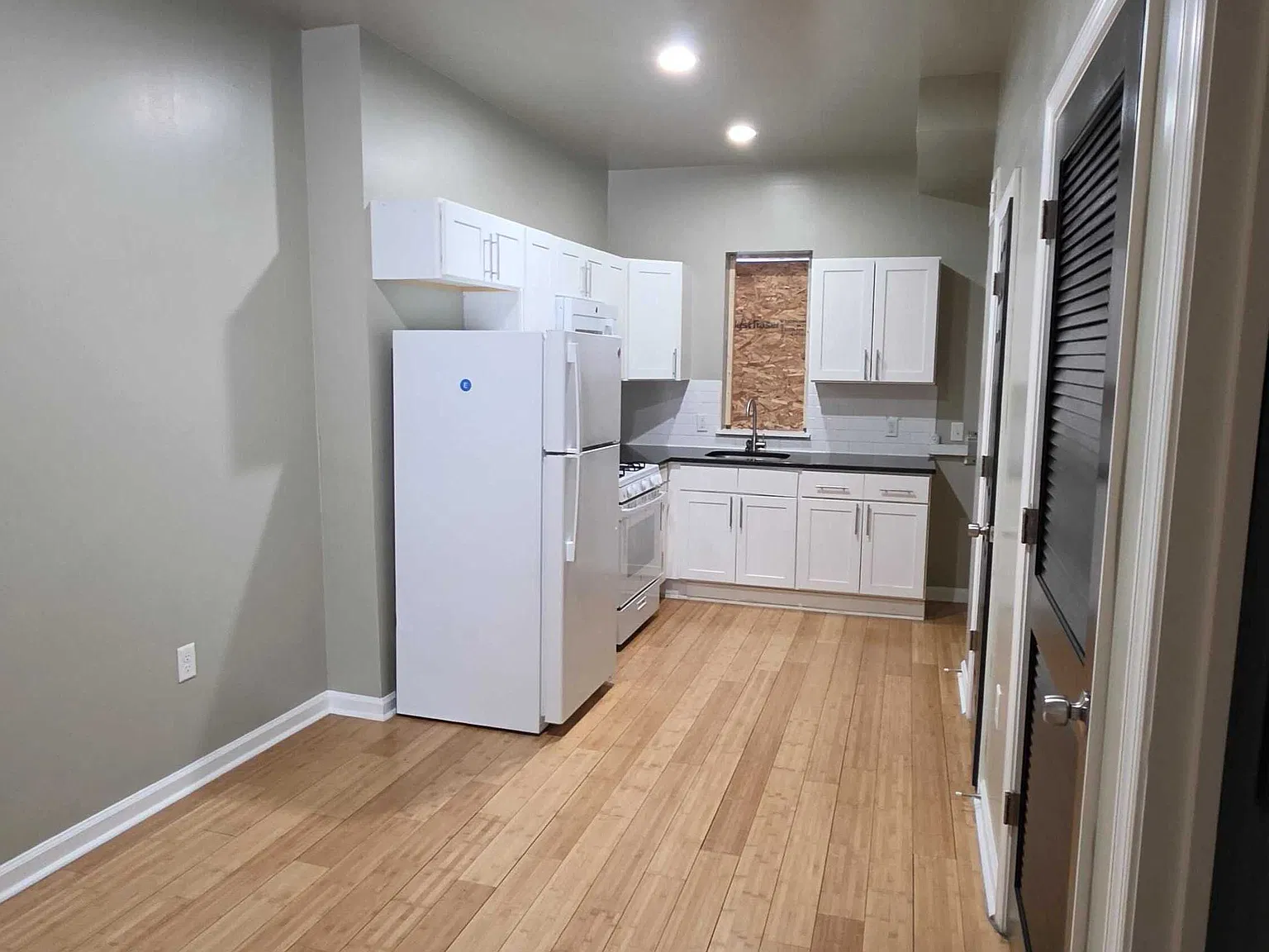 2 bed, 1.5 bath, $1,450 — Photo 2