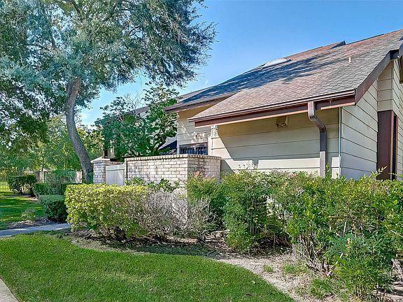 4th image of 12537 Newbrook Dr