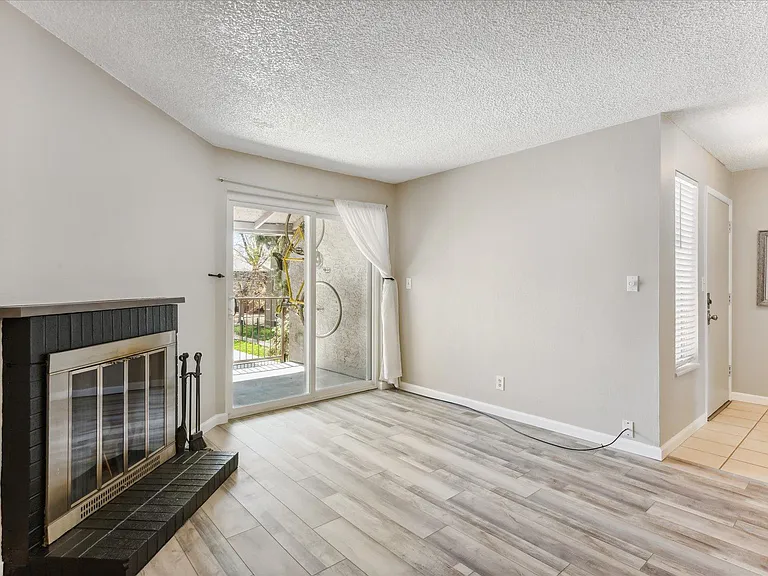 5200 E Cherry Creek South Dr #125 — Photo 3