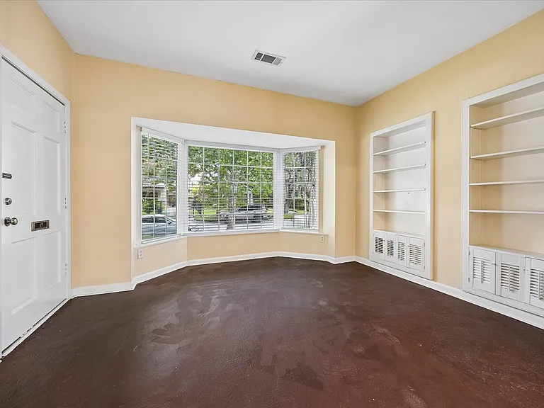 1719 Harold St — Photo 12