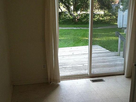 Photo E