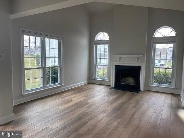 2 bed, 2.5 bath, 1808 sqft, $3,750 — Photo 2