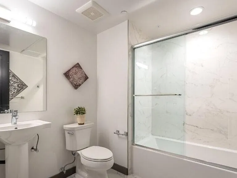 552 N Hobart Blvd #313 — Photo 5