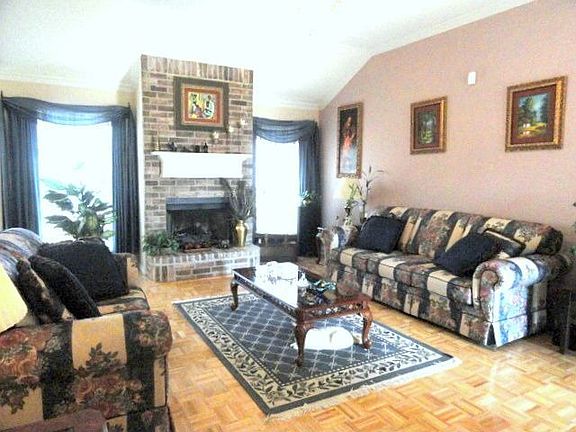 5th image of 5007 Bradley Ln