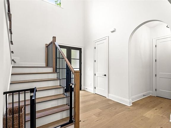 3rd image of 79 Hunters Way