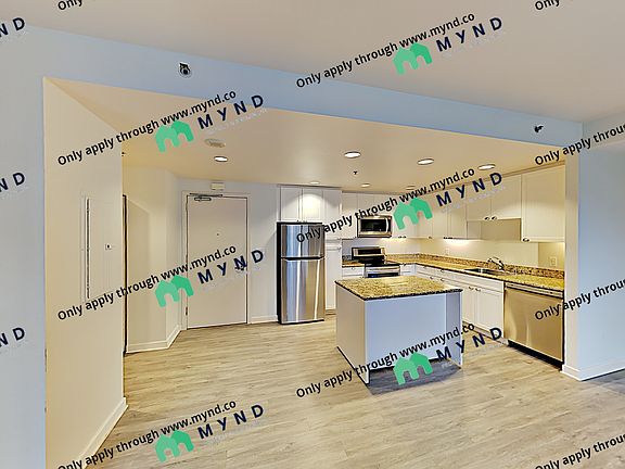 4th image of 260 King St Unit 437