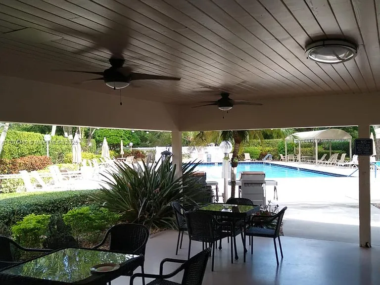 3510 Oaks Way #509 — Photo 2