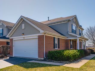 702 Legend Ln, McHenry, IL 60050