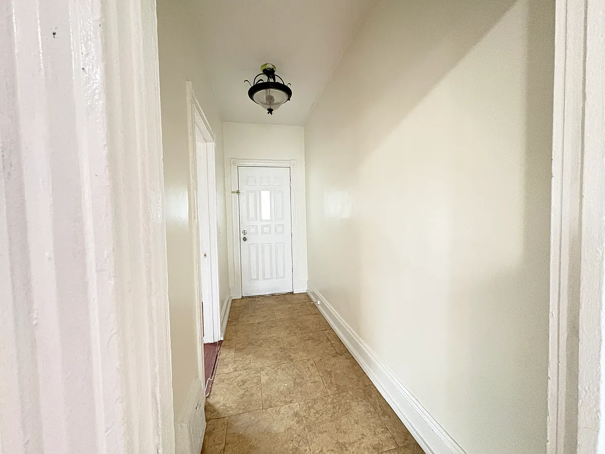 Building Photo - 213 Lottridge St #1