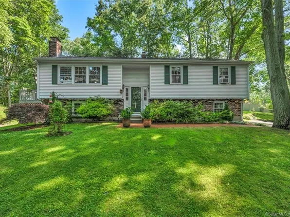 178 Yankee Peddler Path, Madison, CT 06443