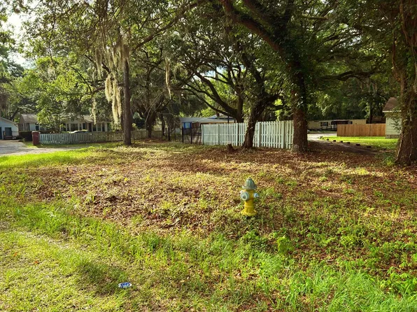 5849 Scott White Rd, Hollywood, SC 29449