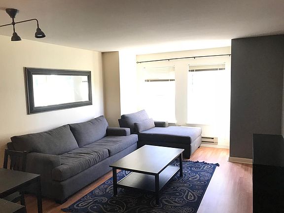 2nd image of 2225 23rd St Unit 216