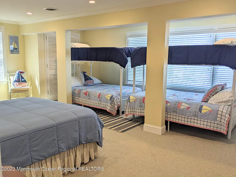 127 Curtis Point Dr — Photo 24