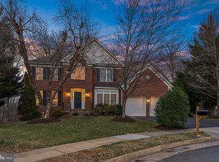 3903 Cook St, Alexandria, VA 22311