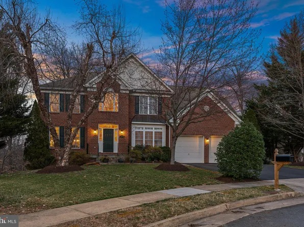 3903 Cook St, Alexandria, VA 22311