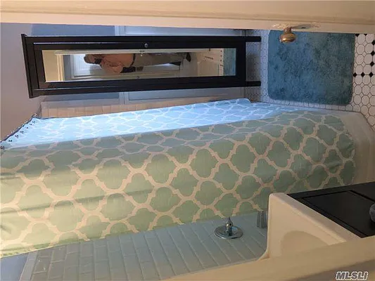 Sold by Graceful Park Realty, Inc. | media 12