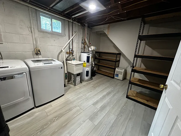 207 Ash Ln — Photo 8
