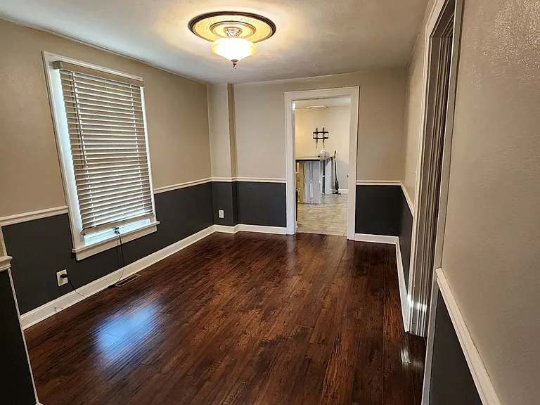 2310 Fulton Ave — Photo 7