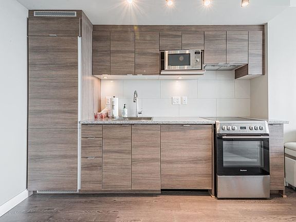 4th image of 488 SW Marine Dr #3004
