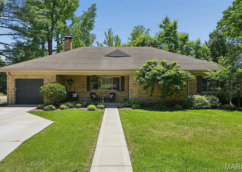 1st image of 446 Hampshire Ct