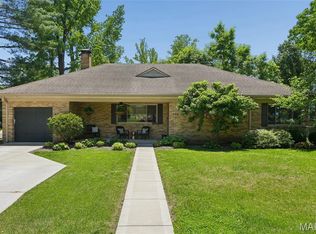 446 Hampshire Ct, Saint Louis, MO 63119