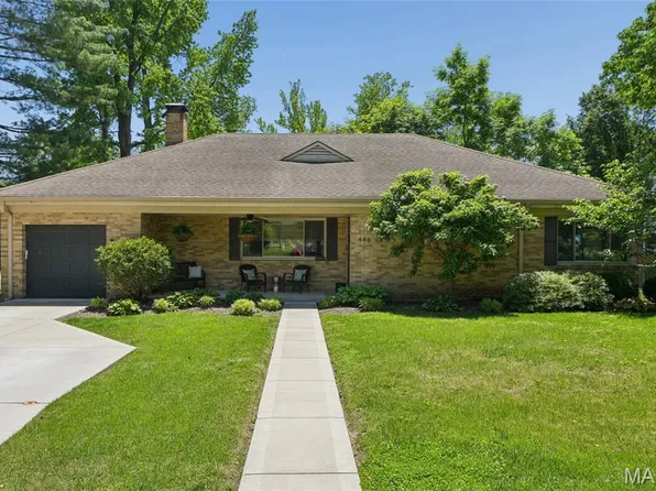 446 Hampshire Ct, Saint Louis, MO 63119