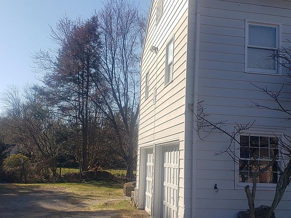 2nd image of 5505 N Front St #5