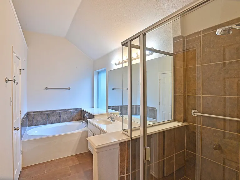 1073 Red Hawk Dr — Photo 19