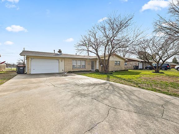 5th image of 1405 Dyer St