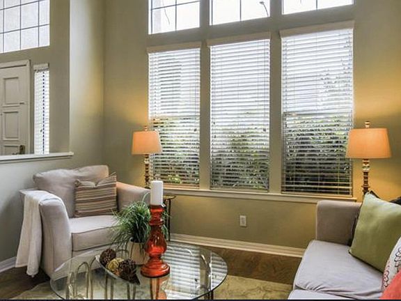5th image of 3267 Montelena Dr