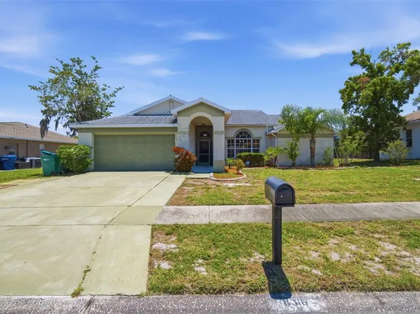 8316 Summerside Ln, Port Richey, FL 34668