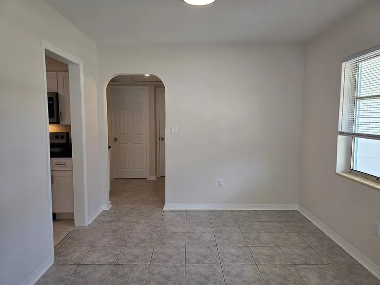 2814 Tifton St S — Photo 4