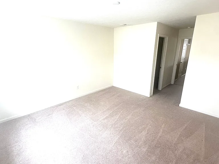 7168 Marshbury Way — Photo 6