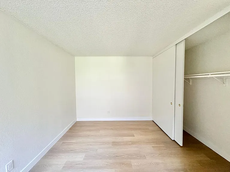 Buena Vista Apartments — Photo 20